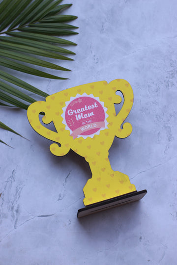 Best mom trophy (colour based on availability)