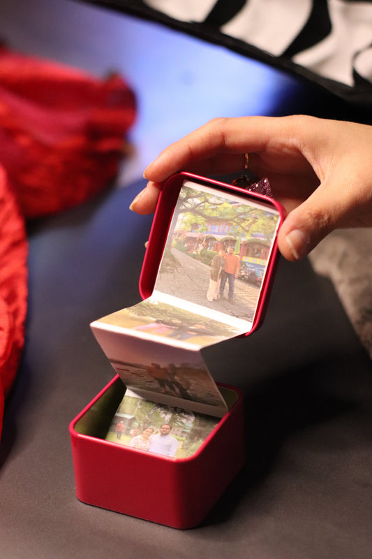Box of Memories with 4 Pictures