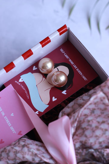 Pearl stud earring